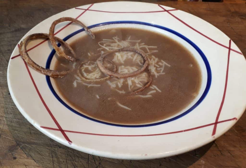 SOUPE A LA FARINE ROTIE ET A LOIGNON - Bretagne, France